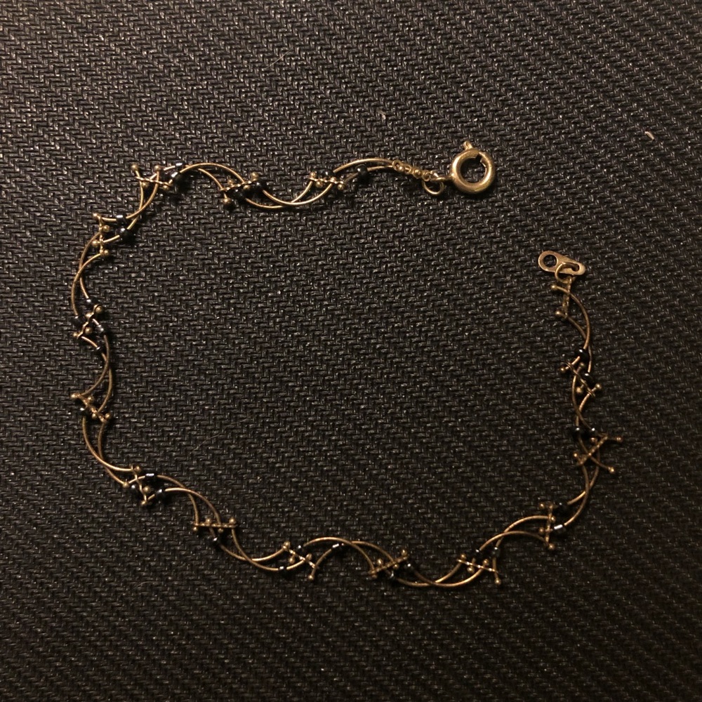 Dainty criss cross brass and black beaded bracelet/anklet